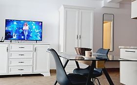 Mamaia Nord Studio La 10 M De Plaja Langa Cluburi